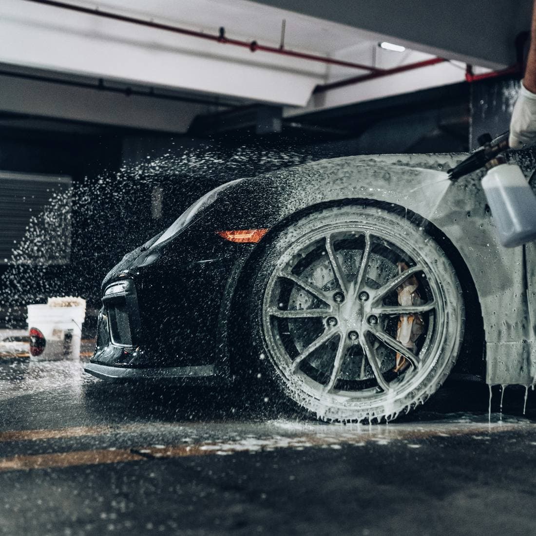 Foam wash on wheels and tires